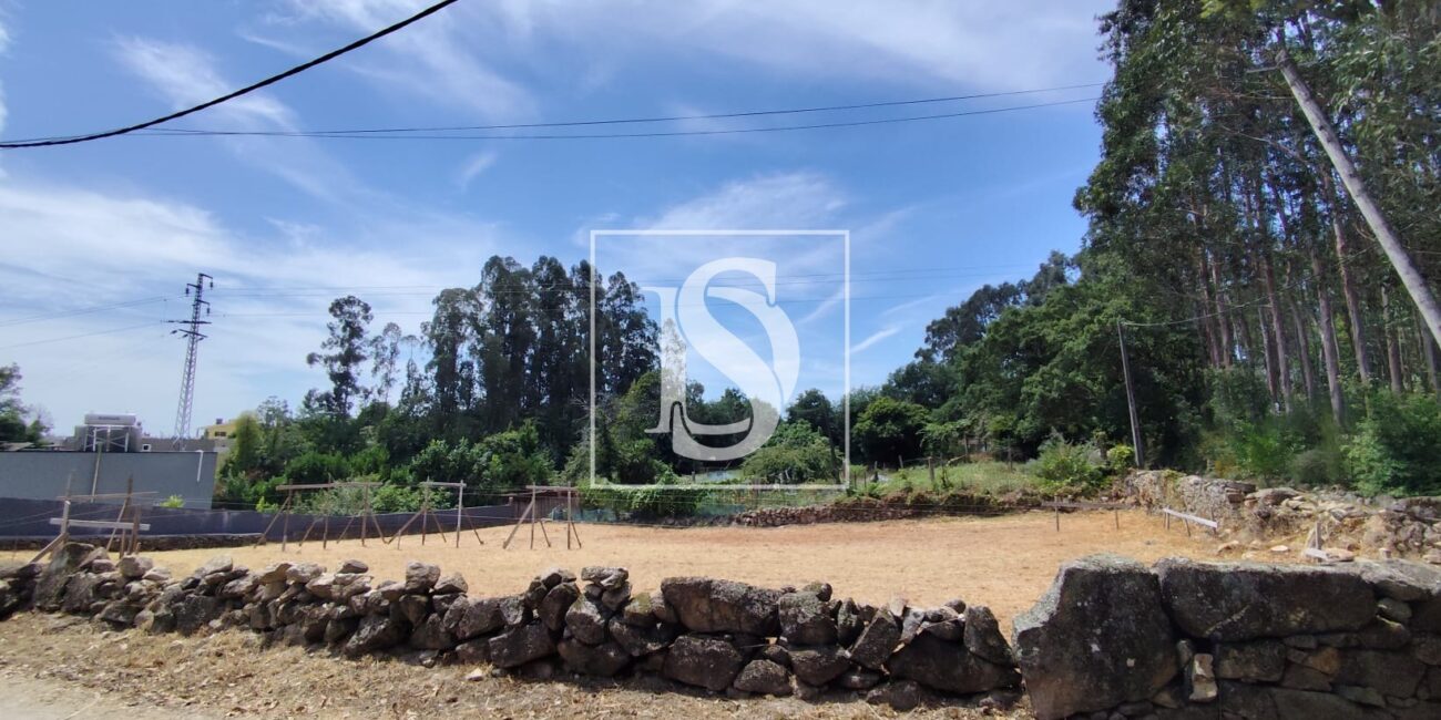 Terreno em Alfena com projeto aprovado para moradia T3