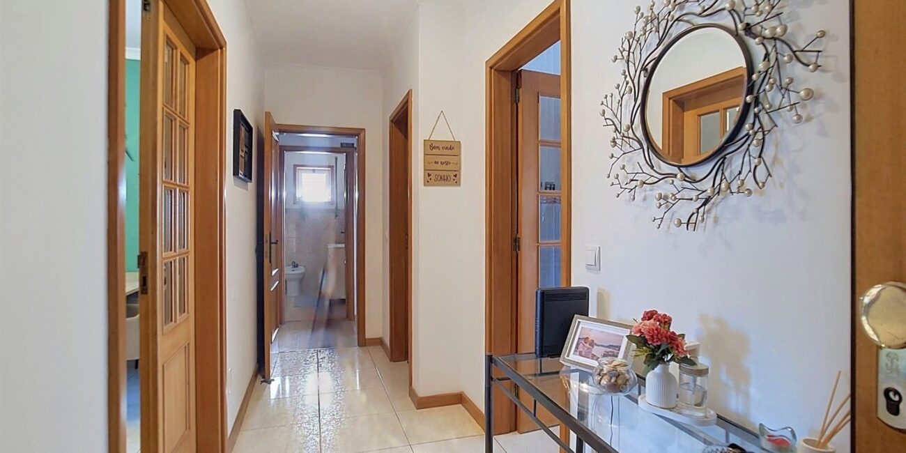 Apartamento T3+1 com garagem em Oliveirinha, Aveiro