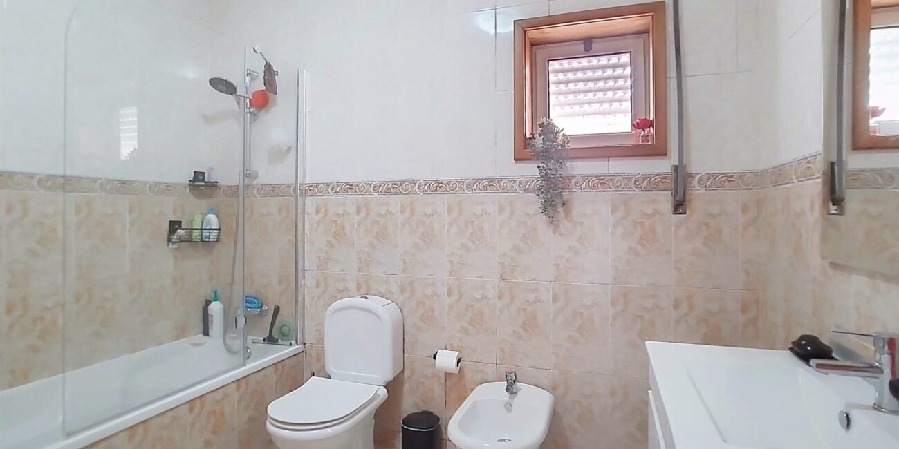 Apartamento T3+1 com garagem em Oliveirinha, Aveiro