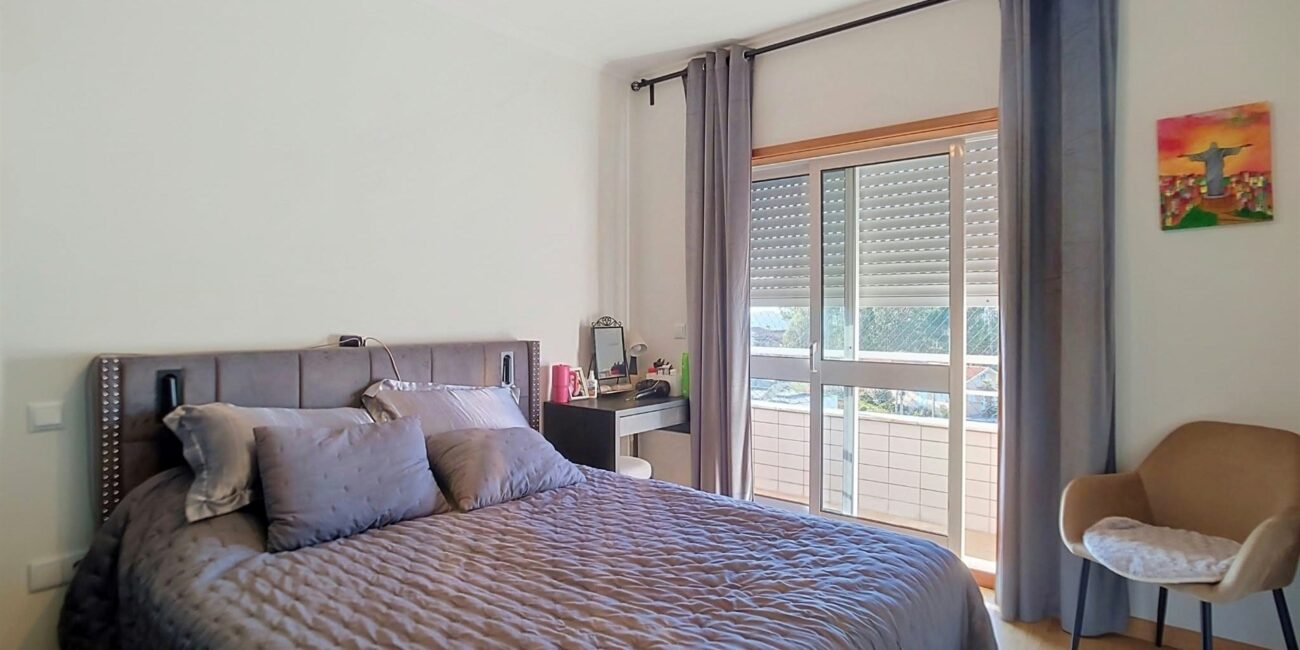 Apartamento T3+1 com garagem em Oliveirinha, Aveiro