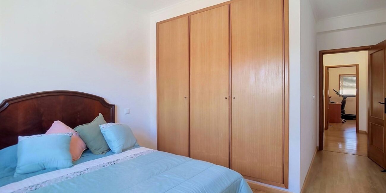 Apartamento T3+1 com garagem em Oliveirinha, Aveiro