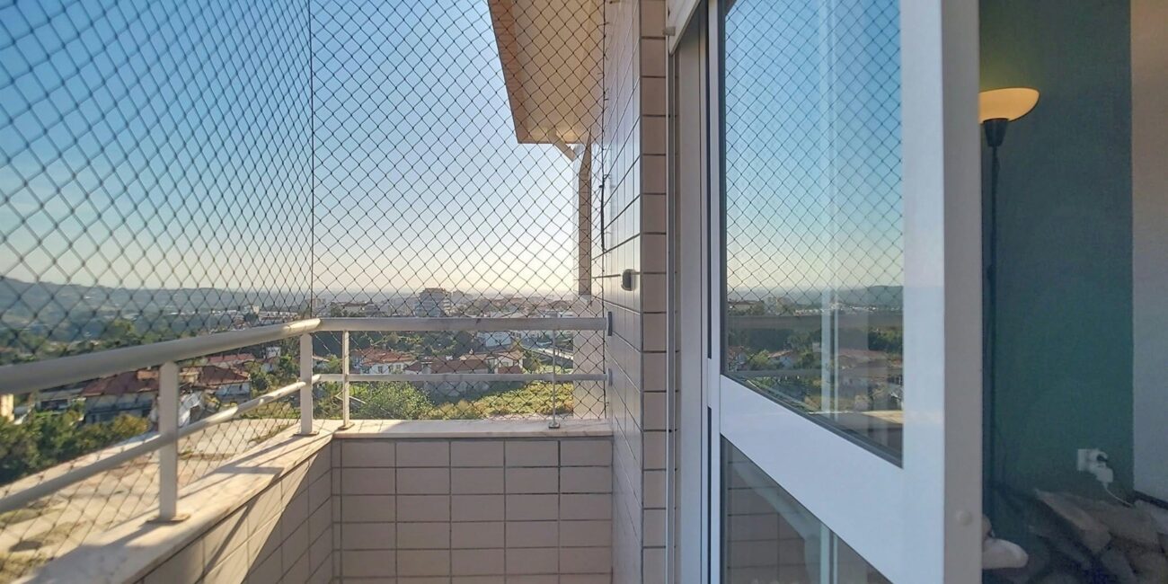 Apartamento T3+1 com garagem em Oliveirinha, Aveiro