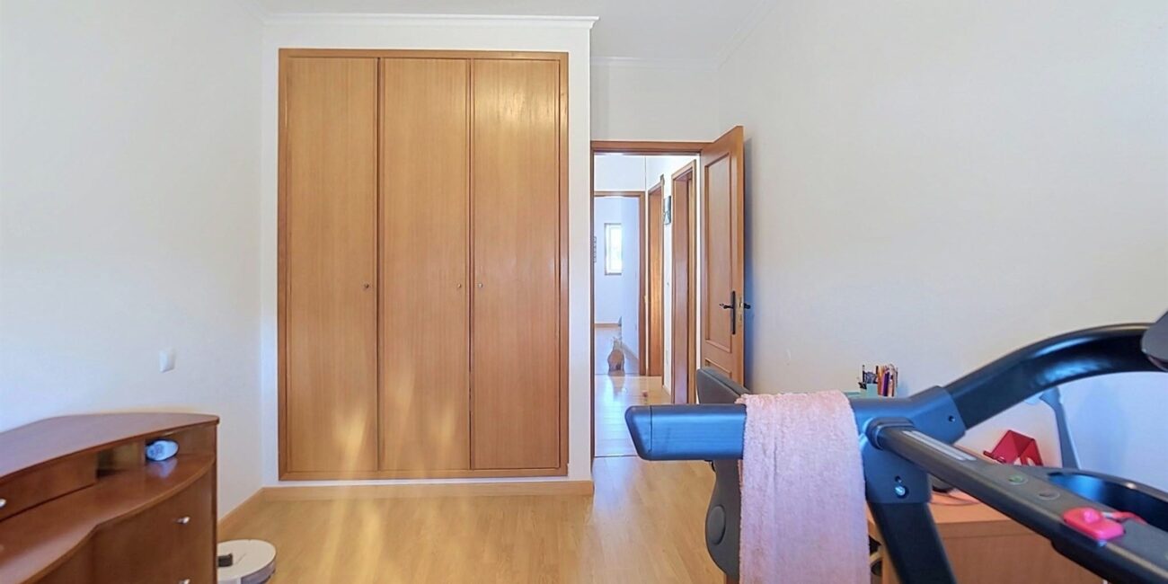 Apartamento T3+1 com garagem em Oliveirinha, Aveiro