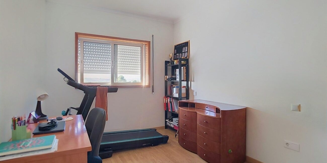 Apartamento T3+1 com garagem em Oliveirinha, Aveiro