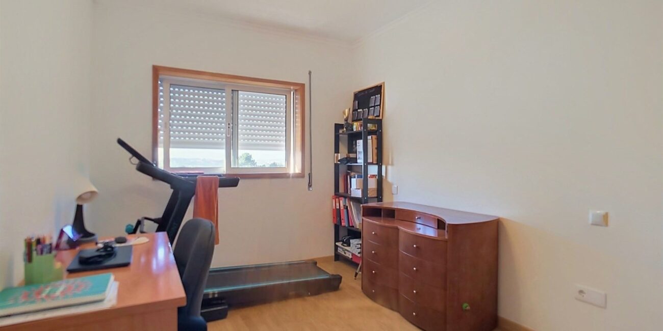 Apartamento T3+1 com garagem em Oliveirinha, Aveiro