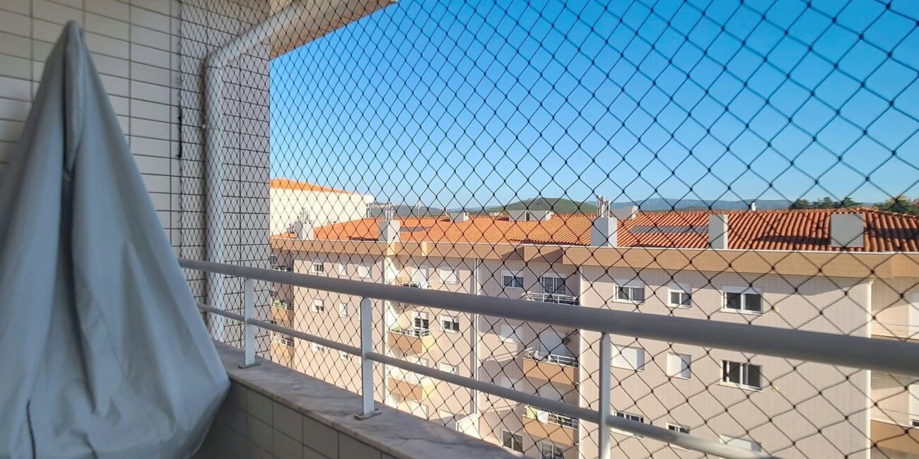 Apartamento T3+1 com garagem em Oliveirinha, Aveiro