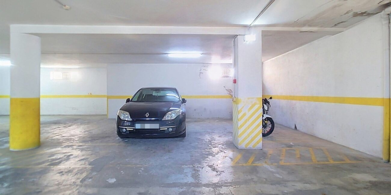 Apartamento T3+1 com garagem em Oliveirinha, Aveiro