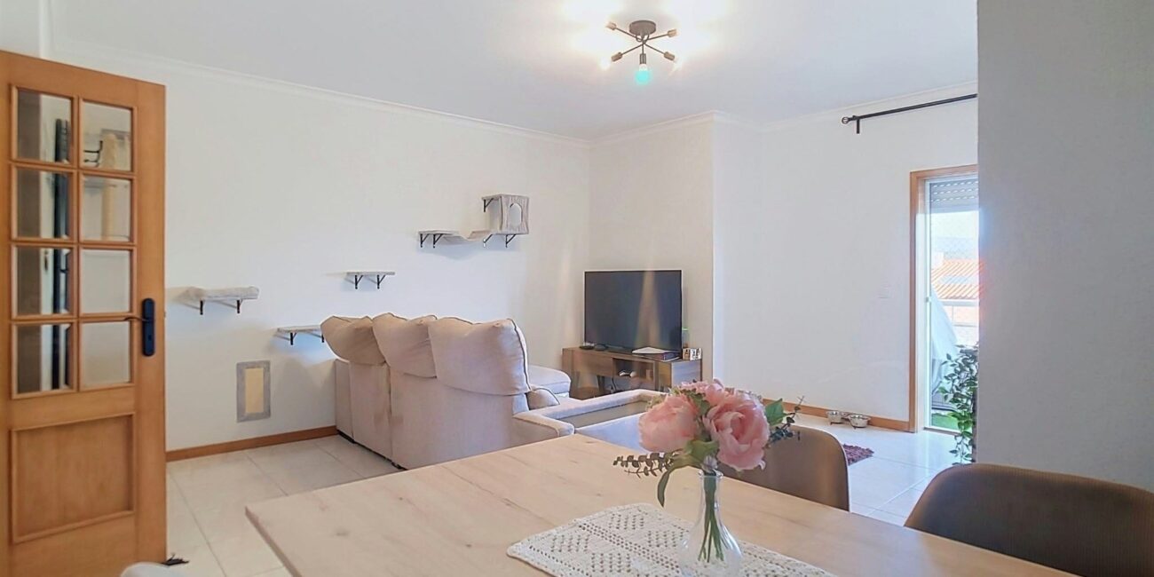 Apartamento T3+1 com garagem em Oliveirinha, Aveiro