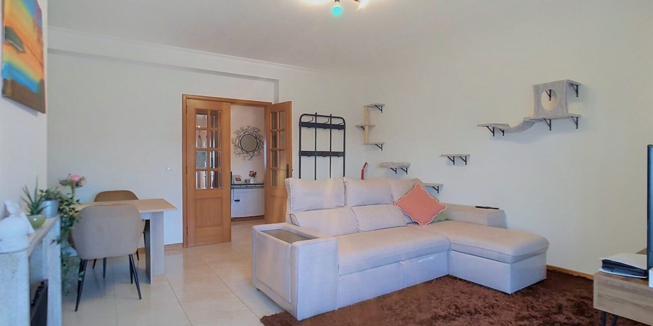 Apartamento T3+1 com garagem em Oliveirinha, Aveiro