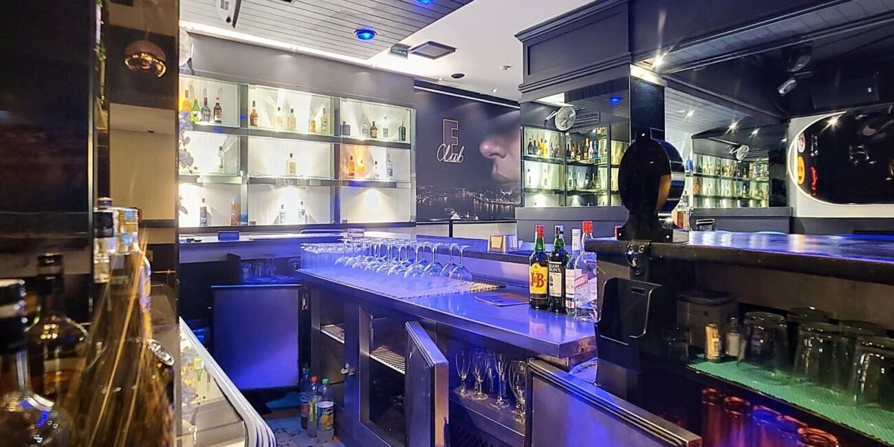 Espaço comercial licenciado para bar junto ao Palácio de Cristal, Porto