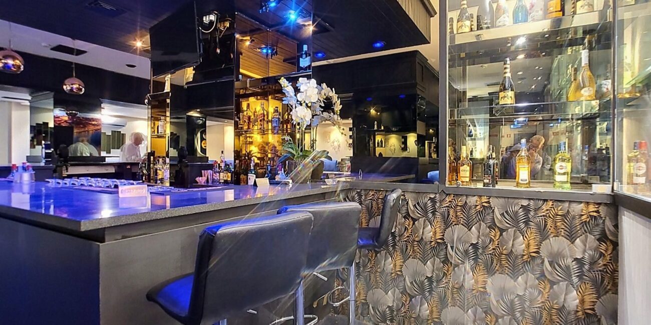 Espaço comercial licenciado para bar junto ao Palácio de Cristal, Porto