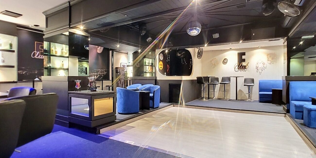 Espaço comercial licenciado para bar junto ao Palácio de Cristal, Porto