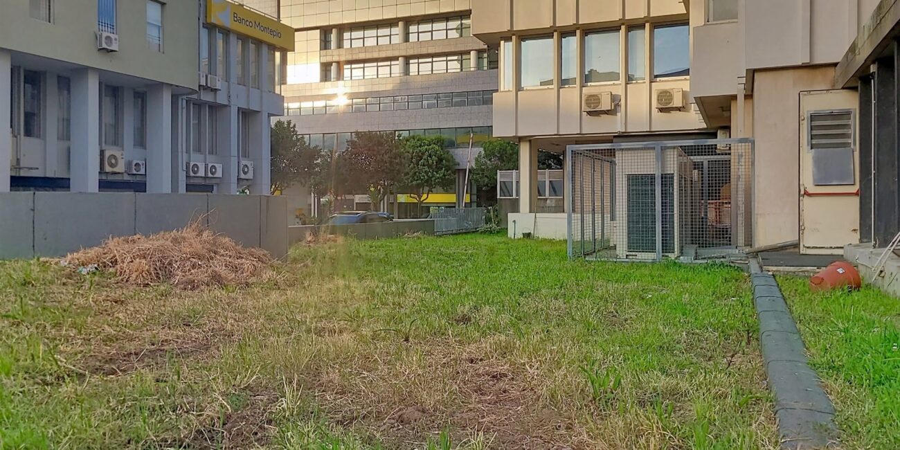 Espaço comercial licenciado para bar junto ao Palácio de Cristal, Porto