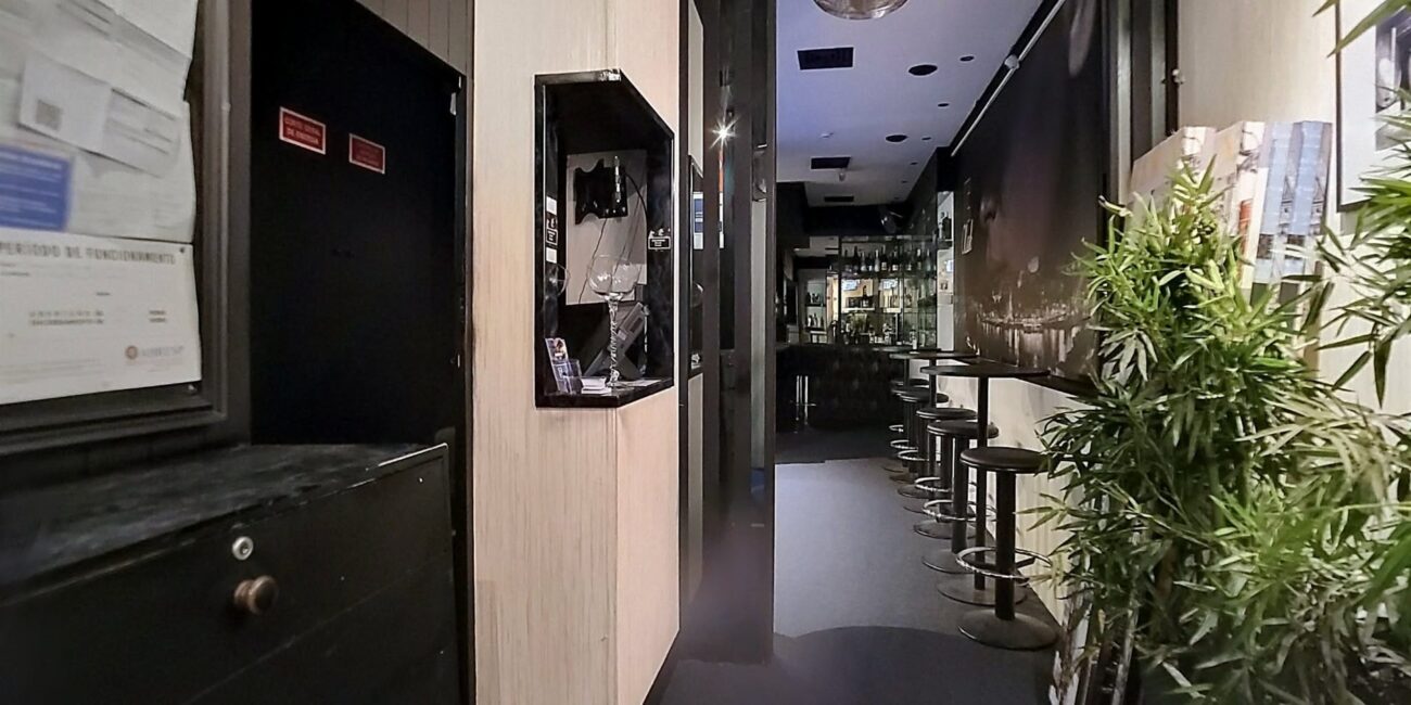 Espaço comercial licenciado para bar junto ao Palácio de Cristal, Porto